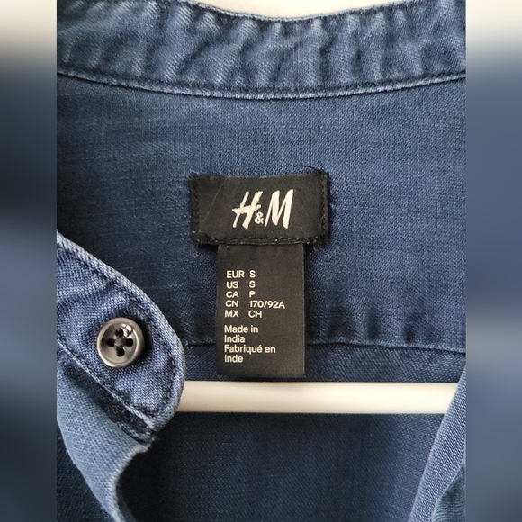 H&M Dark Denim Button Down Shirt - Picture 2 of 3